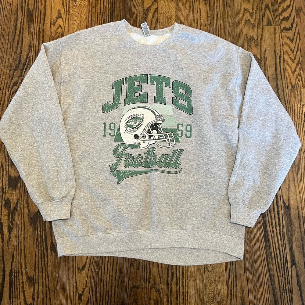 Gildan Gray and Green Football Graphic Men's Crewneck Sweater
